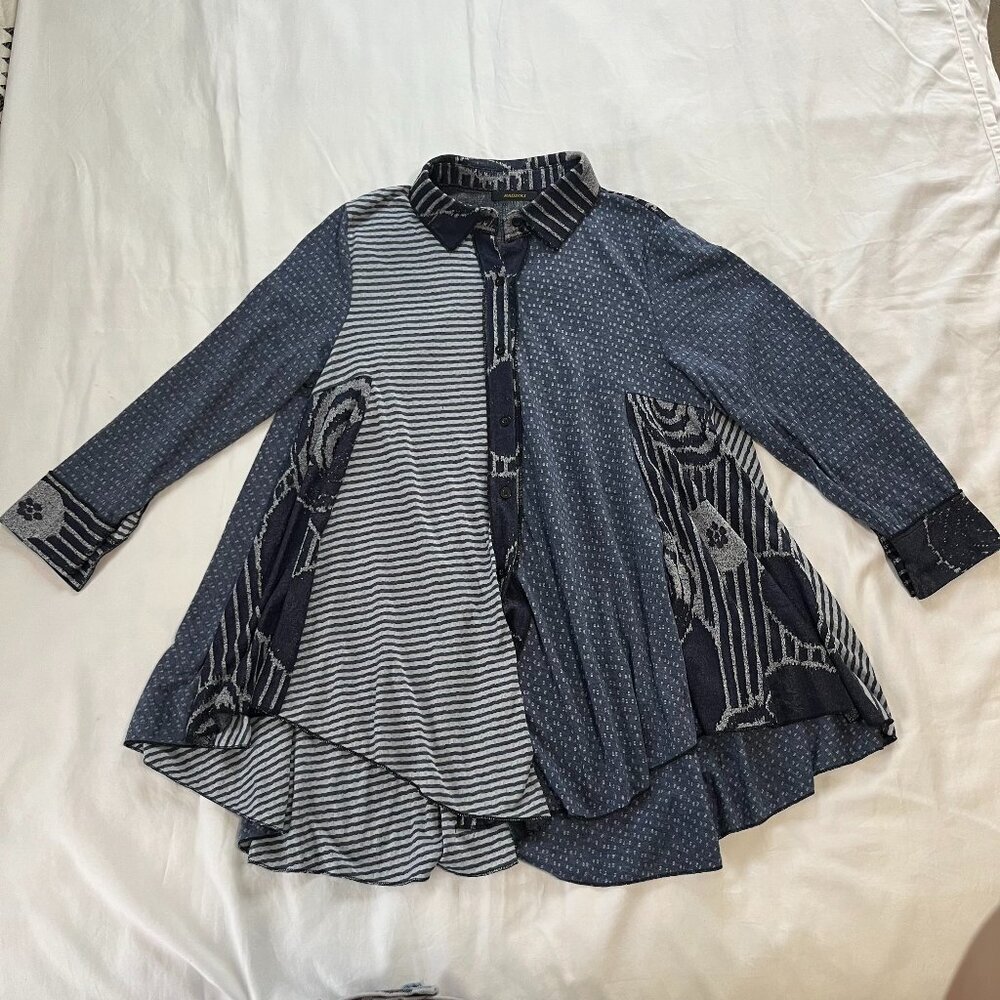 Radzoli Blue Boho Oversize Longsleeve Button Up Shirt | Size M